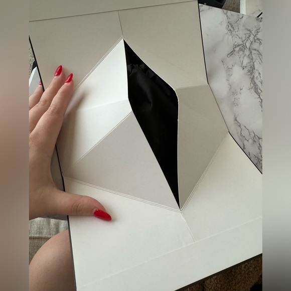 Chanel Beauty Sample Bundle - Picture 3 of 7